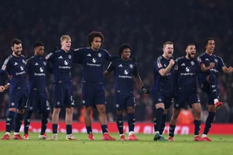قلق بين جماهير مانشستر يونايتد بسبب الملعب الجديد